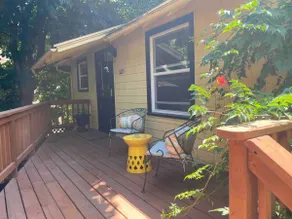 Cozy Cottage in the City - Image 2