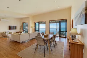 Moeraki with private walkway to Onetangi Beach by Waiheke Unlimited - Image 4