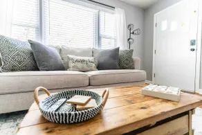 Bright & Modern 2br/1ba for 6 near LU/UL/LGH - Image 2