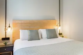 Penthouse with Terrace near Paseo de Gracia - Image 3
