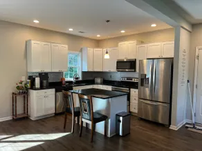 Spacious 4bd/3.5ba Family-Friendly House with Deck - Image 2