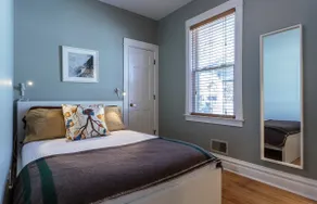 Charming dog friendly 2-Bath Bungalow Near Chicago - Image 4
