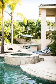 Luxurious Home  w/Hot Tub & Pool + Water Slide - Image 4