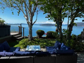 Cozy Bungalow - Hot Tub, view San Juan Islands - Image 2