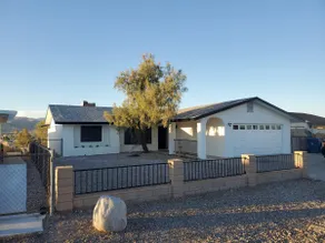 Family getaway 3 bedrooms with mountain views - Image 4