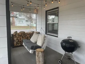 Downtown Crown Jewel w/fireplace & amazing porch - Image 4