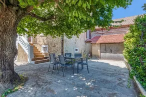 L'Ardèche en Provence avec chambres climatisées et jardin ombragé - Image 3