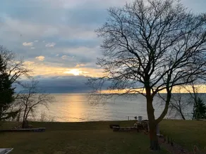 Shore Beats Work! Entspannendes 4-BR-Haus am See mit herrlicher Aussicht! - Image 2
