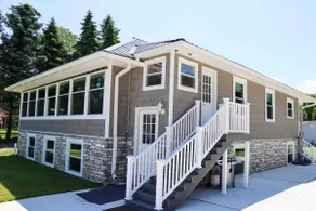 House on Lake Erie with spectacular views:) - Image 2