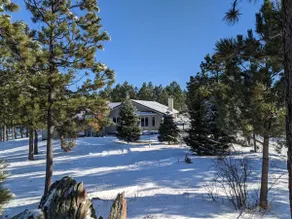 Mountain top home with Mt. Rushmore view - Image 3
