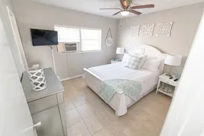 Great Deerfield Beach Unit Walk to the Beach 216 - Image 3