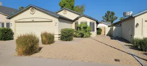Pool access, garage, TV in all rooms fast Internet - Image 2