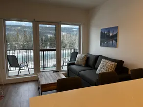 Riverside condo w/ a Golden view - Image 3