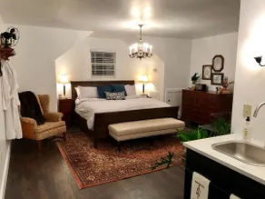 Nonesuch Guesthouse in Downtown Florence - Image 3