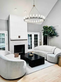 Spacious,Lakeshore Hideaway ,Close to Beach,Pool! - Image 3