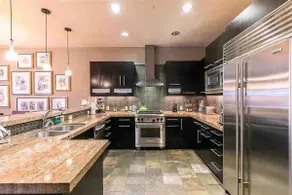 VIP in Gondola bldg! 3bdrm 3 bath +den +more! - Image 5