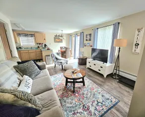 Lola's Retreat, near ferry to Mackinac Island - Image 2