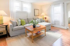 Sophisticated Charm at an unbeatable price! - Image 3