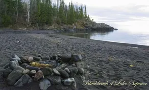 Romantischer privater schwarzer Sandstrand nur für Hütten am Lake Superior (Split Rock) - Image 3