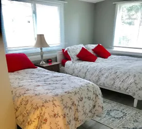 Cozy, private apartment in the Lake Country! - Image 4