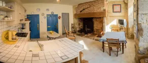 Casa histórica con carácter, calma y espacio. - Image 3