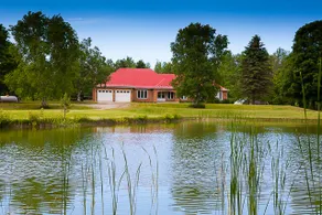 Clearview Manor (Wasaga Beach) (Blue Mountain) - Image 2