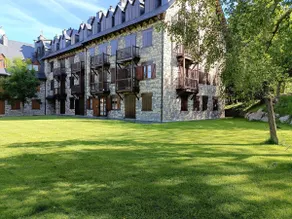 Romanesque, walking paths, pure and fresh air all day - Image 2