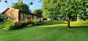 Stylish 2 bedroom bungalow, No 50 Hengar Manor - Image 4