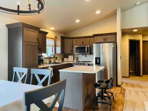 4King bed+3Bath near Downtown|Airport|Falls park - Image 2