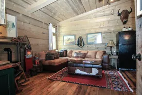The Bunkhouse at Shiloh Ranch in a quiet setting - Image 4