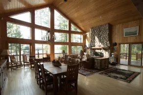 * NY LISTE * BIRCH BRAE-Fantastisk hus på Big Lake, omgivet af skov og kunst - Image 3