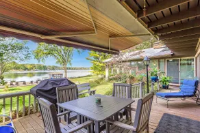 Pool House On The Lake - Image 4