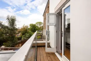 Dove House Wanstead Retreat with Hottub & Home GYM - Image 5