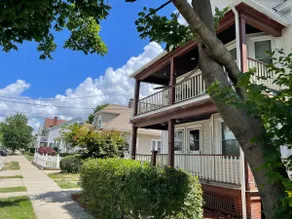 Great location! Renovated spacious 2+ bedroom! - Image 3