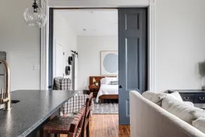 Stylish Luxe Apartment Steps from City Center - Image 4