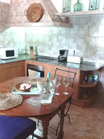 Traditional house close to city and beach - Image 5