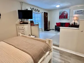 ”Cozy 1-Bedroom guesthouse” - Image 2