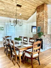 Luxury Farmhouse near McDonough Square - Image 3