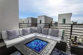 Ultra Modern Pool Home w/ Rooftop private HOT TUB - Image 3
