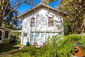 Lockhart Carriage House - Walk to the square & BBQ - Image 2