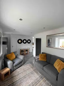 Stylish One Bed Apartment - Image 5