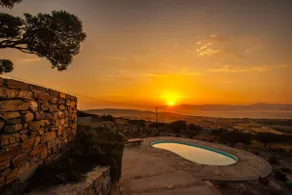 Little Villa Uriah - Image 3