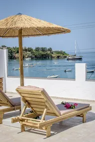 Laia Seafront Luxury Apartments - Image 3