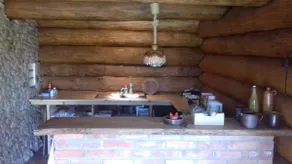 Canadian-style log cabin - Image 2