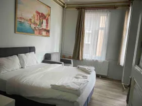 Studio House in Golden Horn - Image 4
