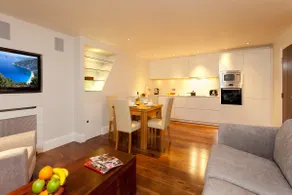 Stunning penthouse with stylish balcony - Image 2