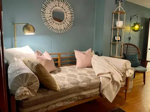 *Five Points Cozy Chic- Walk to Rest., Groc.* - Image 2