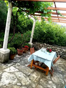 Beautiful Stone House with Garden - Image 2