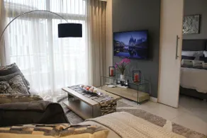 Furnished, 1-bedroom, luxury apartment in Menlyn - Image 2