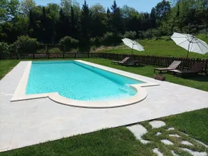 Apartment in a farmhouse with a pool - Image 4